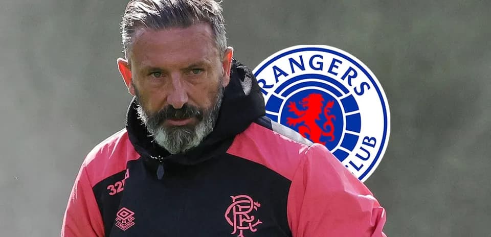 Entrenador de Rangers FC en sesión de entrenamiento