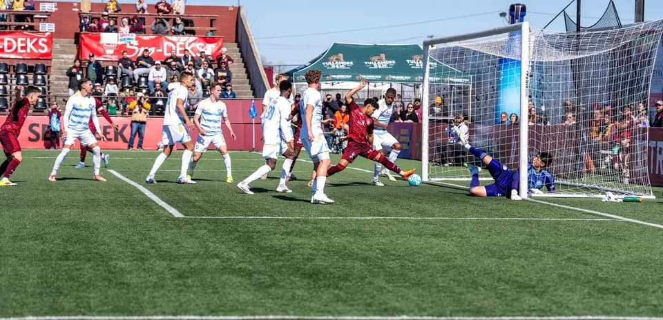 Gol anotado durante el partido de fútbol