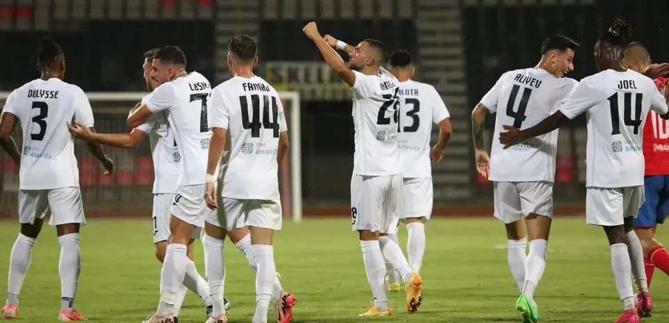 Jugadores de Omonia Nicosia celebrando un gol