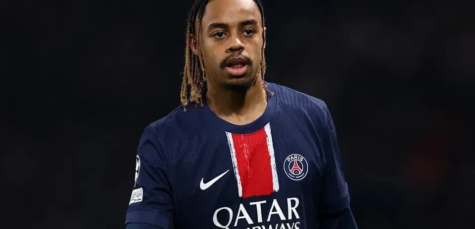 Jugador de PSG en acción durante el partido