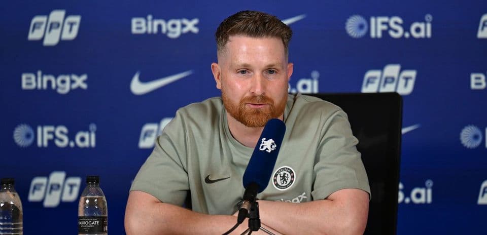 Entrenador en conferencia de prensa de Chelsea