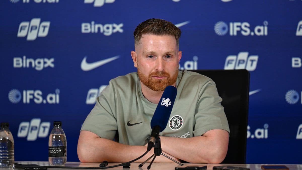 Entrenador en conferencia de prensa de Chelsea
