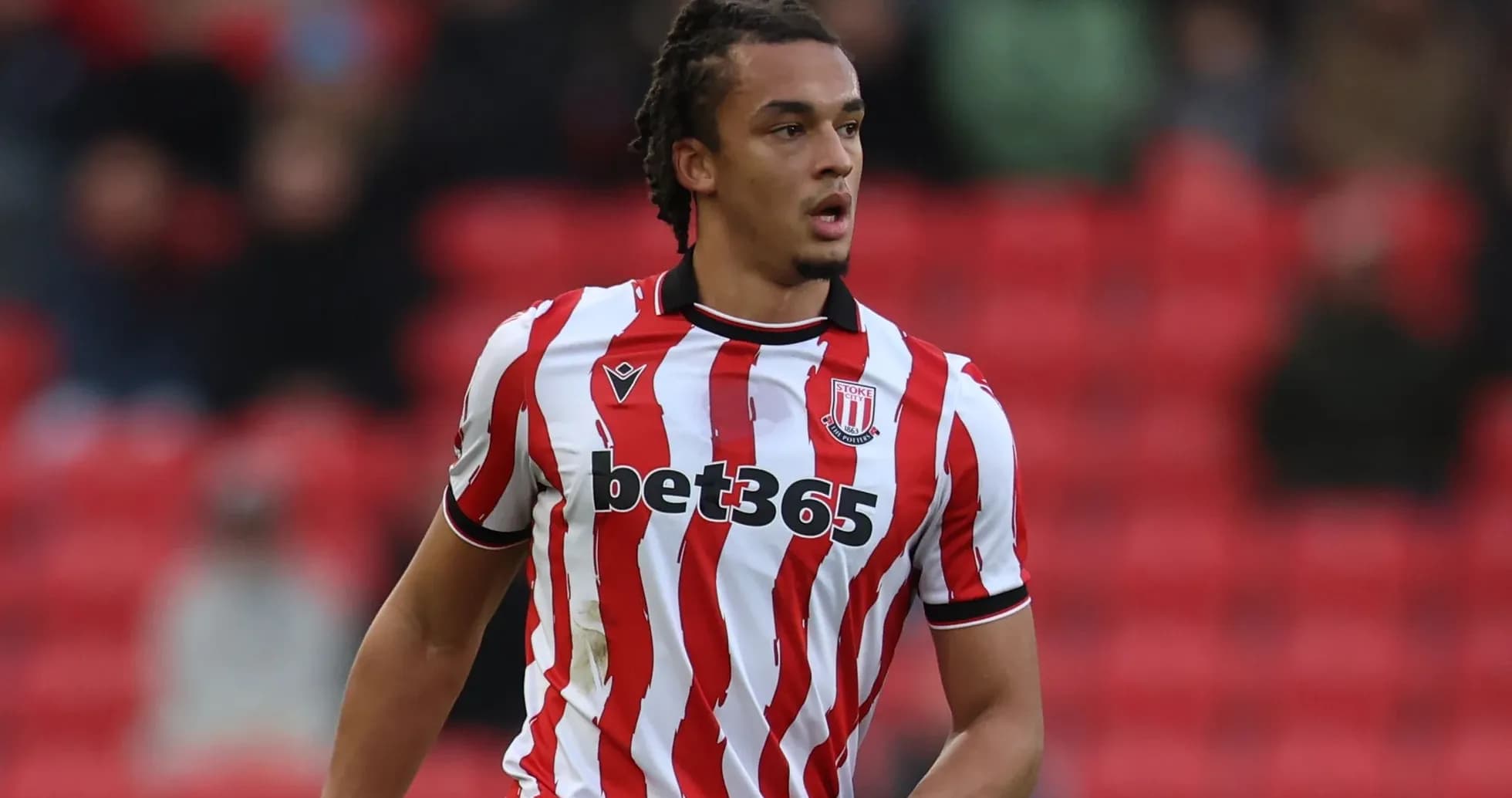 Jugador de Stoke City en acción durante el partido