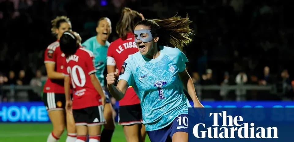 Jugadora celebrando un gol en partido femenino