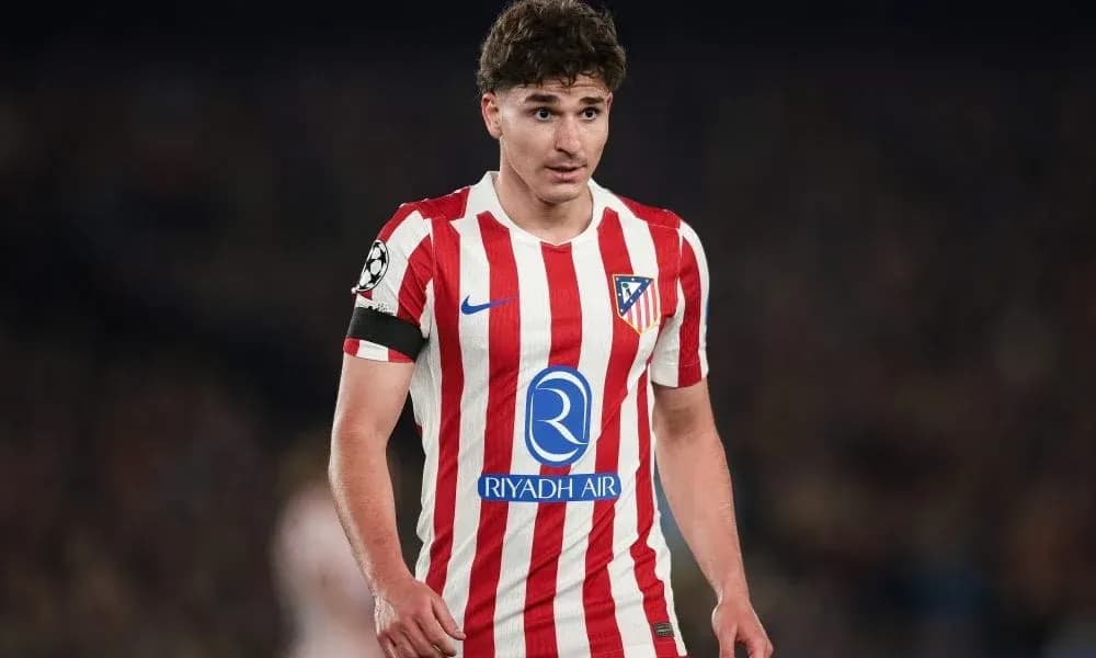 Jugador de Atlético de Madrid en acción durante el partido