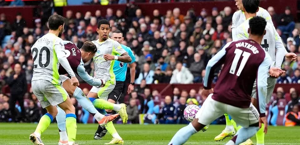 Acción del partido Manchester City vs Aston Villa