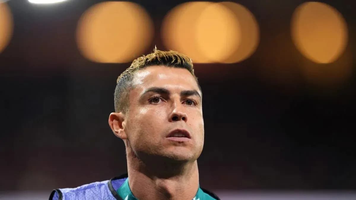 Cristiano Ronaldo en el campo antes del partido