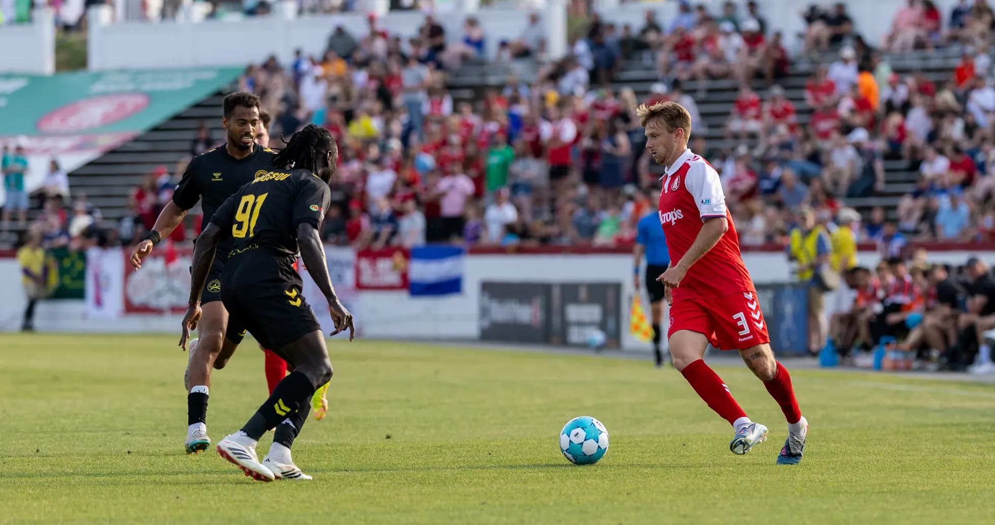 Jugadores del Charleston Battery en acción