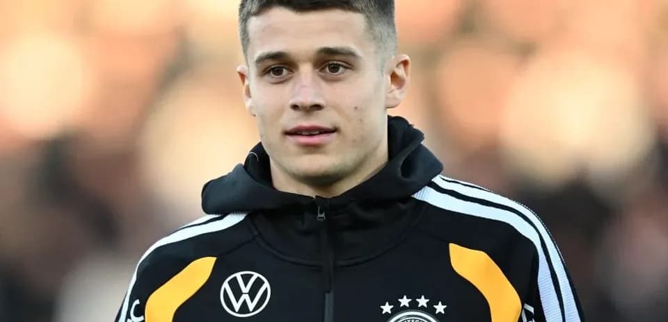 Jugador de Alemania en uniforme de entrenamiento