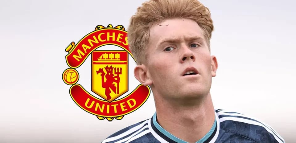 Jugador de Manchester United posando para la cámara