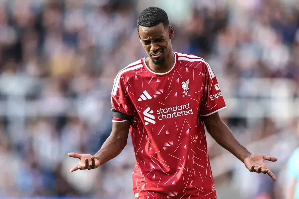 Jugador de Liverpool en acción durante un partido