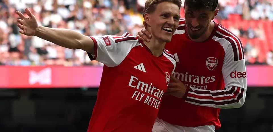 Jugadores de Arsenal celebrando un gol en el estadio
