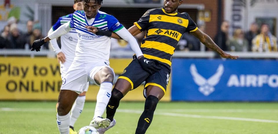 Jugando en el partido Hartford Athletic vs Pittsburgh Riverhounds