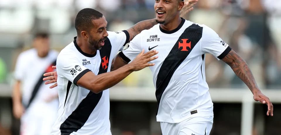Jugadores de Vasco celebrando un gol