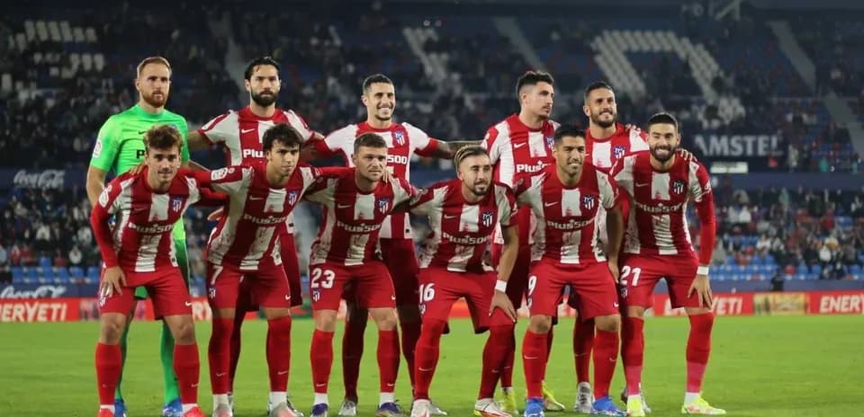Equipo de Atlético de Madrid en formación