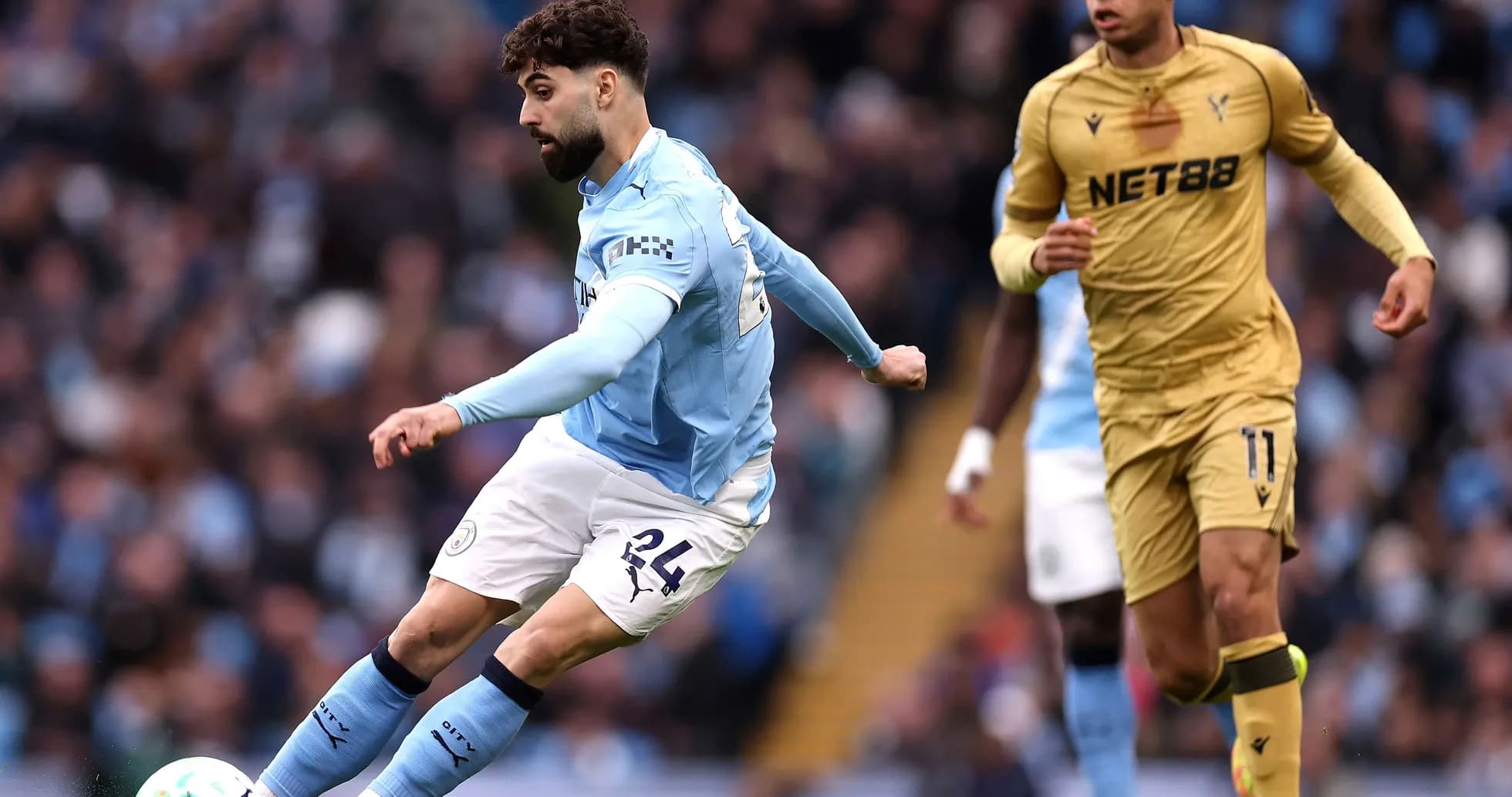 Jugador de Manchester City en acción contra Crystal Palace