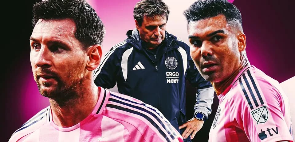 Lionel Messi and Casemiro with coach during match