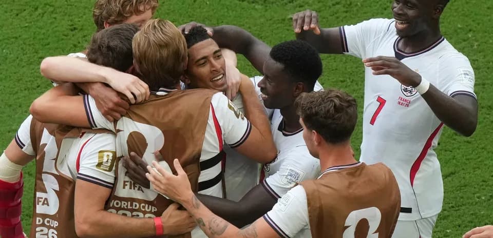 Jugadores de Inglaterra celebrando un gol