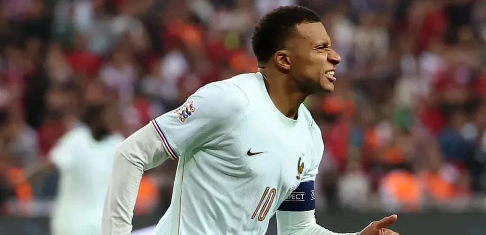 Jugador de Francia celebrando un gol en el partido