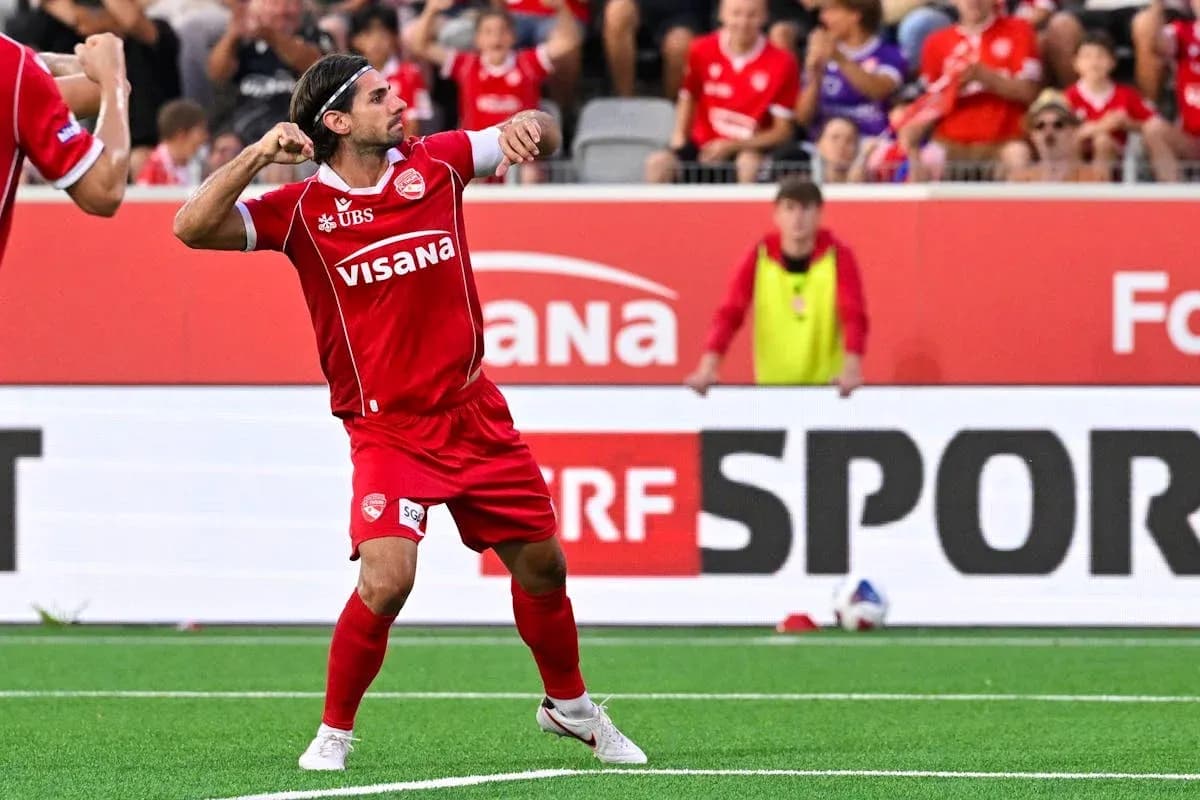 Jugador de FC Thun celebrando un gol