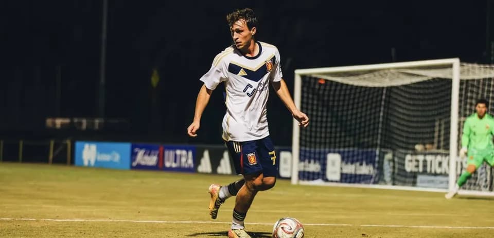 Jugador de Real Monarchs durante el partido