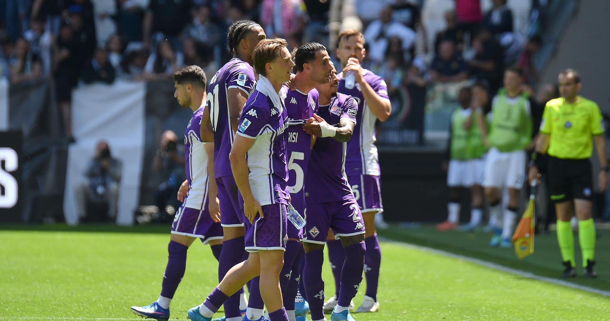 Jugadores de Fiorentina celebrando un gol