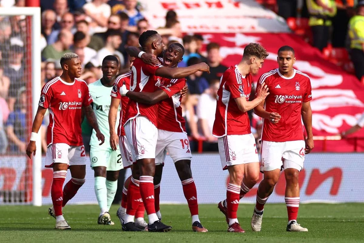 Jugadores de Nottingham Forest celebrando un gol