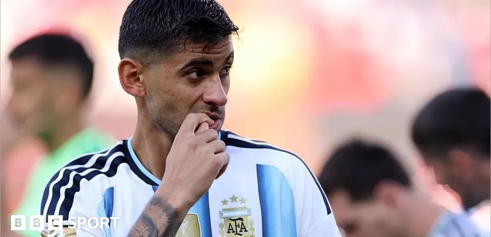 Jugador de Argentina pensativo durante calentamiento