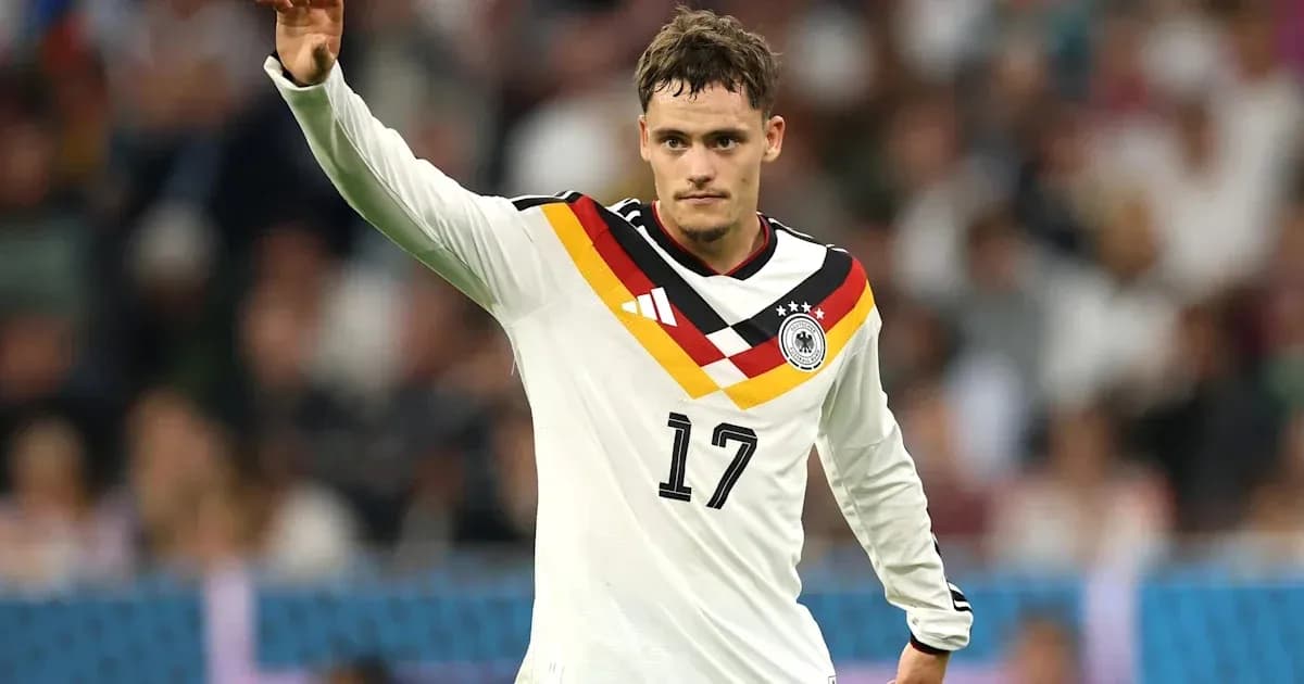 Jugador alemán señalando durante el partido