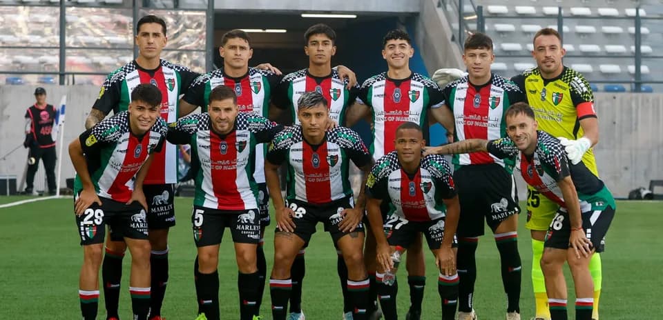 Plantel de Palestino posando para la foto