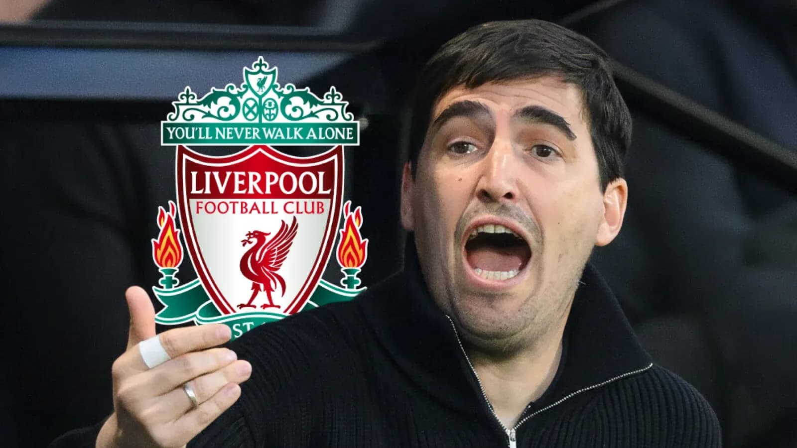 Entrenador señalando durante un partido de Liverpool