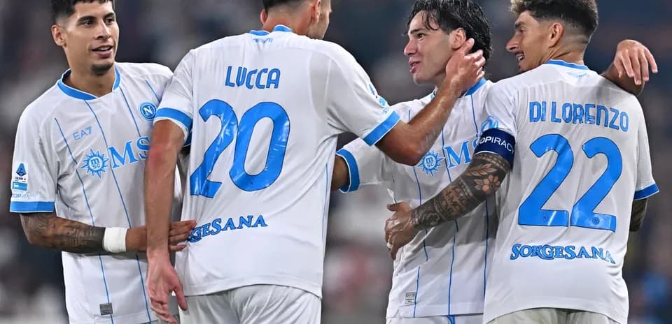 Jugadores de Napoli celebrando un gol