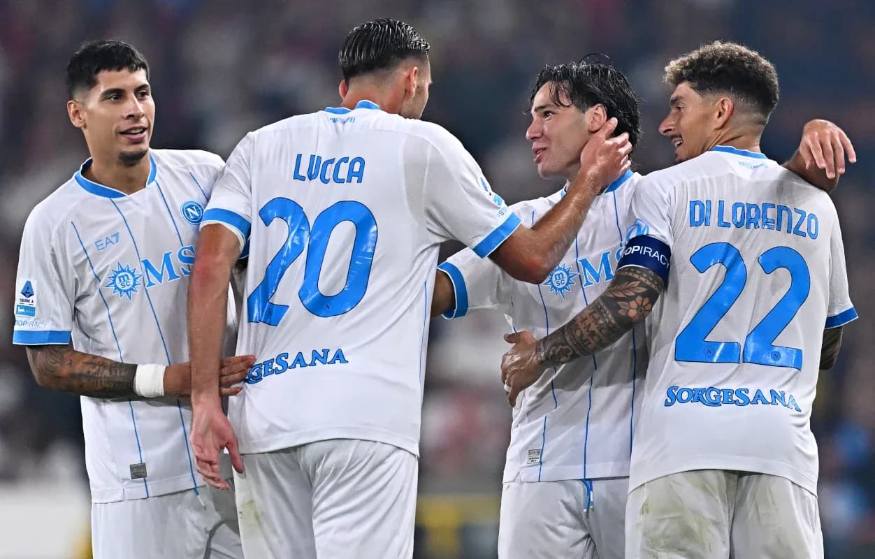 Jugadores de Napoli celebrando un gol
