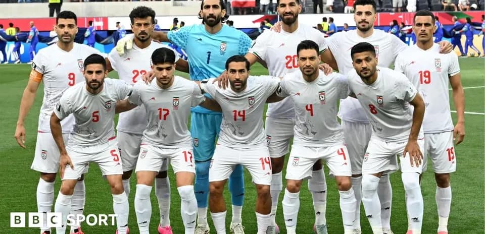 Equipo de Irán posando antes del partido