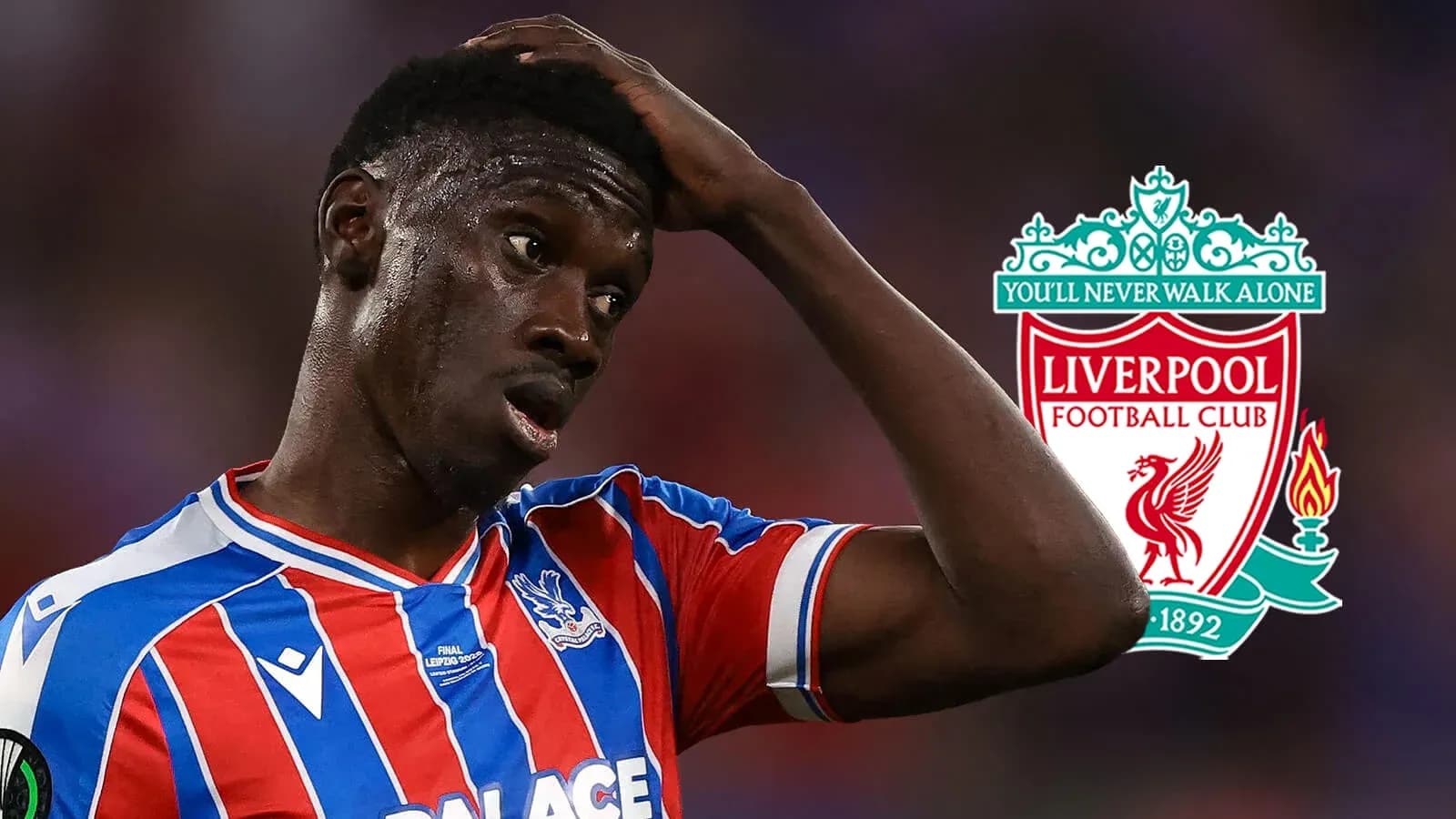 Jugador de Crystal Palace con camiseta roja y azul