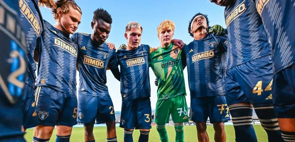 Equipo de Philadelphia Union II en círculo