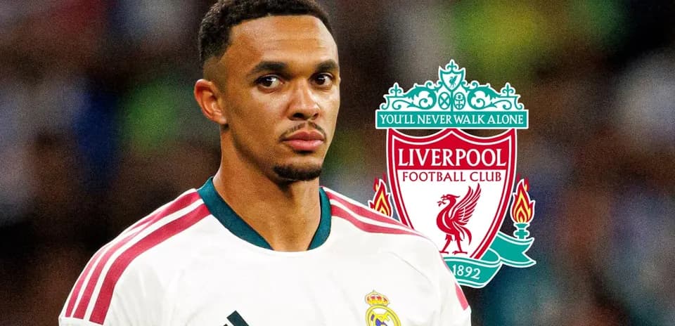 Jugador en uniforme de fútbol con logotipo de Liverpool