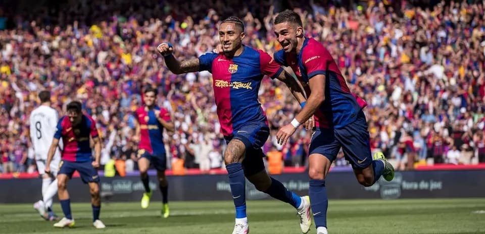 Jugadores de Barcelona celebrando un gol