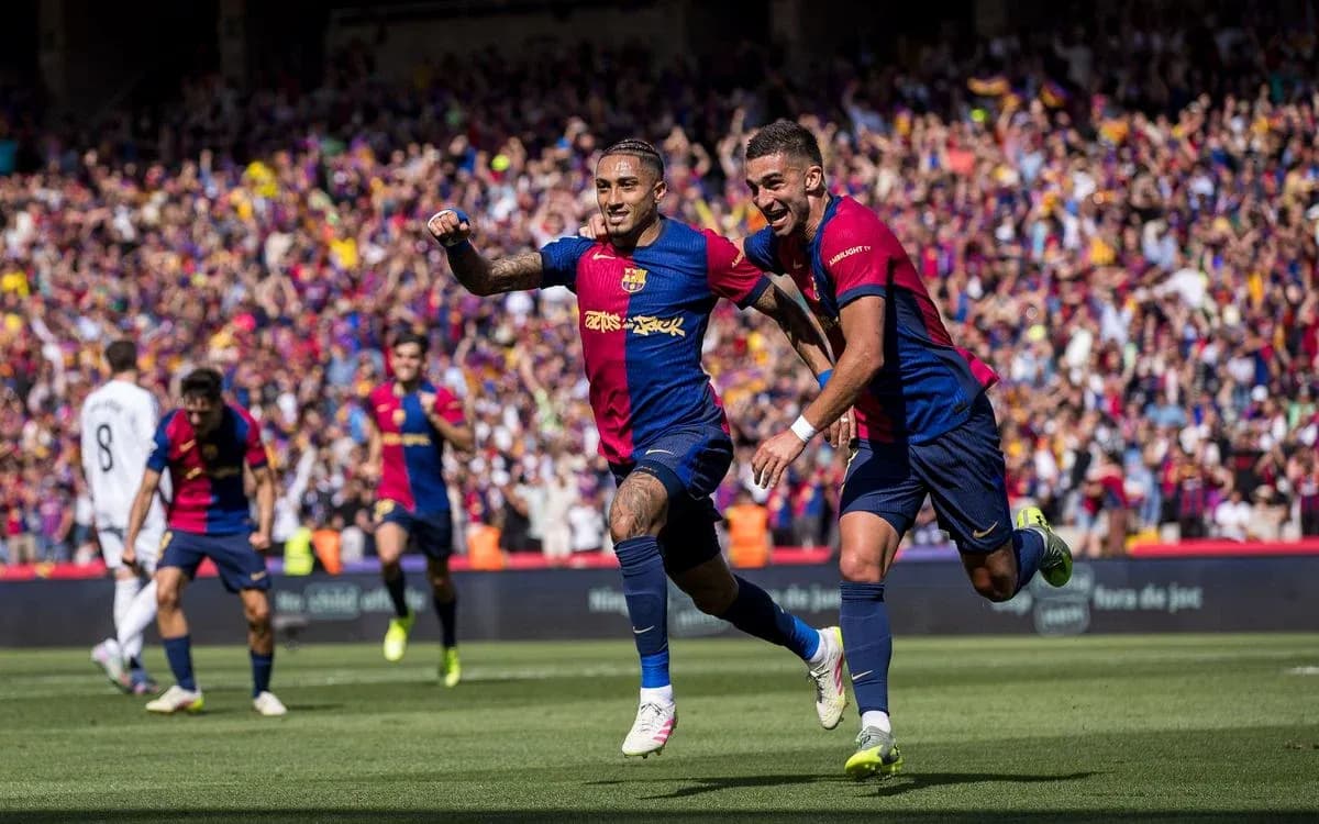 Jugadores de Barcelona celebrando un gol