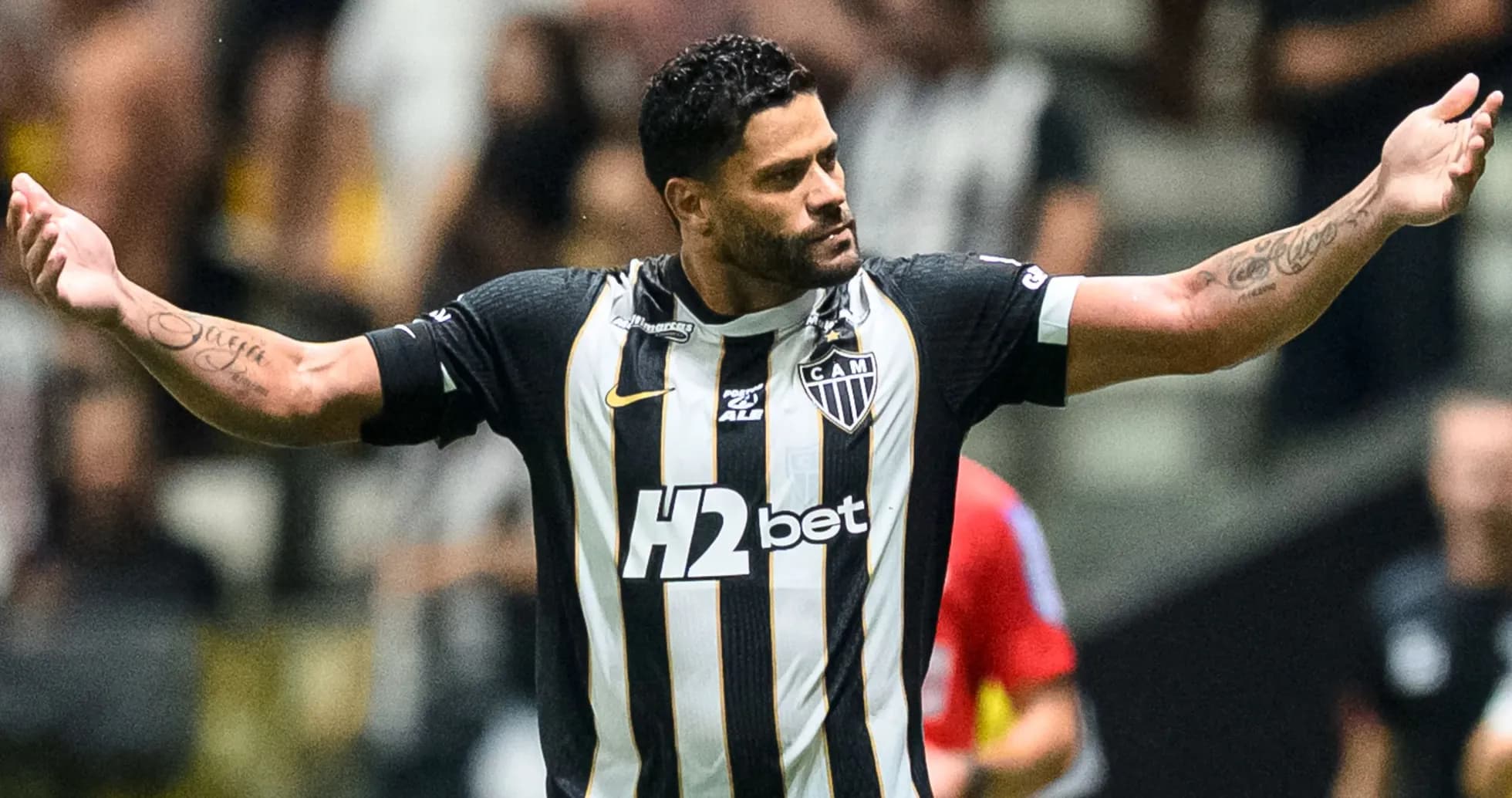 Hulk celebrando durante el partido