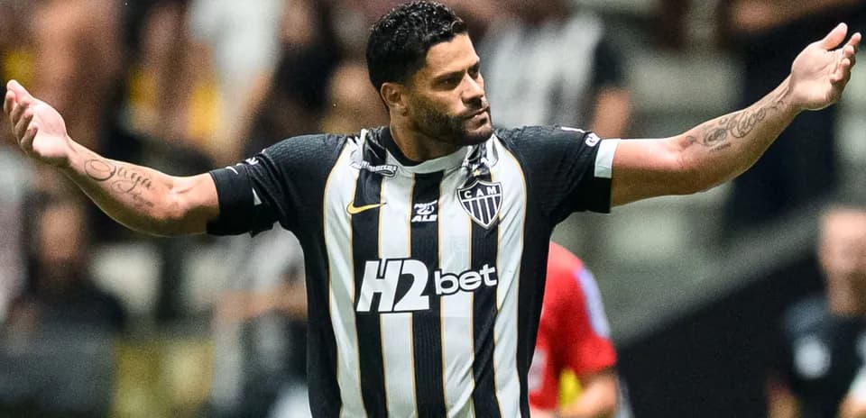 Hulk celebrando durante el partido