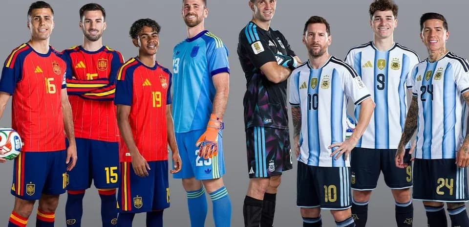 Jugadores de España y Argentina en el Mundial