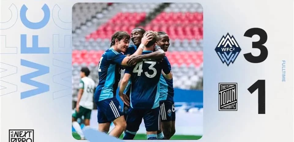 Jugadores del Vancouver Whitecaps II celebrando gol