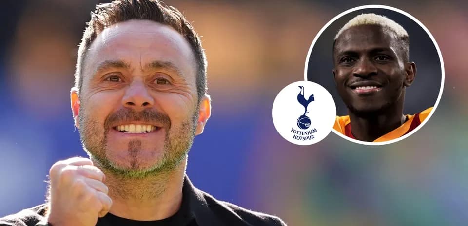 Entrenador sonriente con logo de Tottenham Hotspur