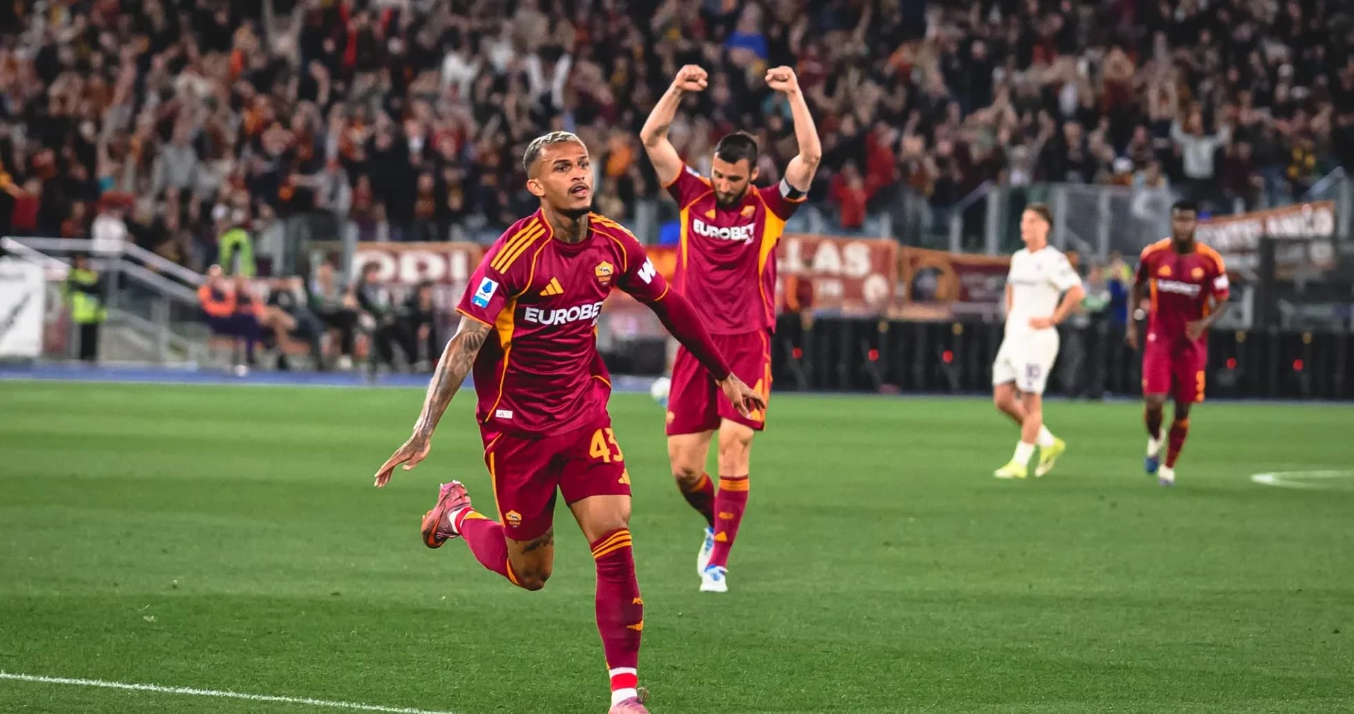 Jugador de AS Roma celebrando un gol