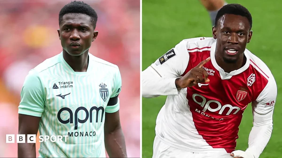Dos jugadores de AS Monaco en uniforme de equipo