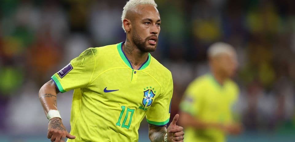 Neymar jugando con la selección de Brasil en partido