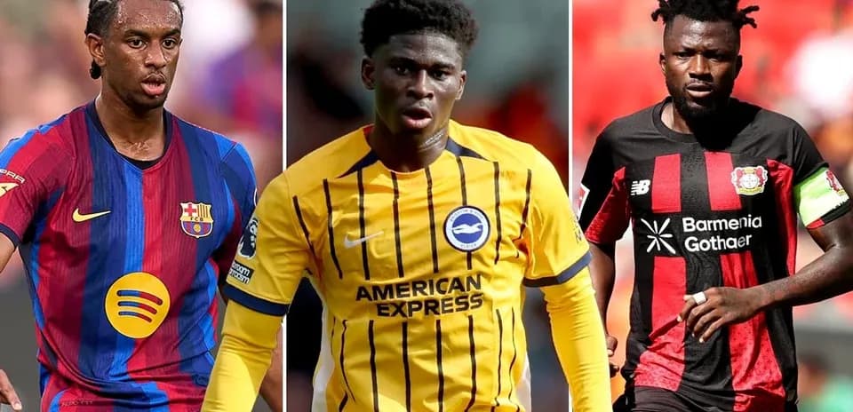 Tres jugadores de fútbol en sus camisetas de clubes