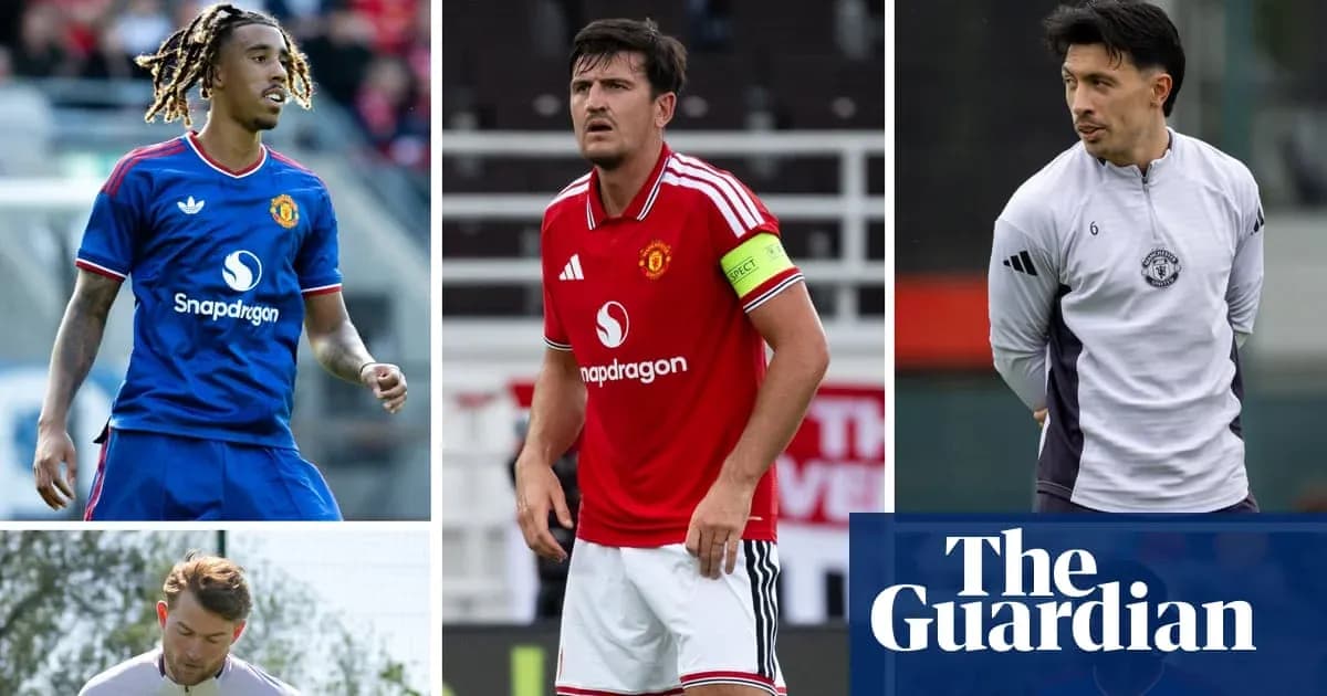 Jugadores de Manchester United en diferentes actividades