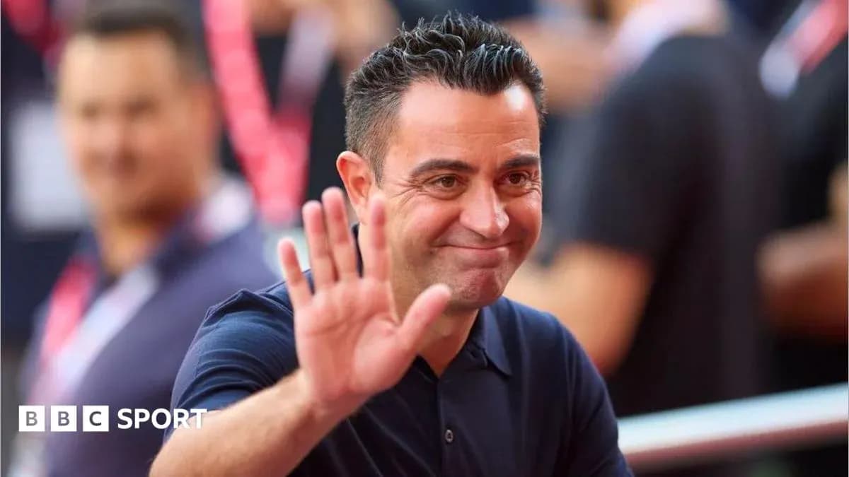 Entrenador saludando en el evento deportivo